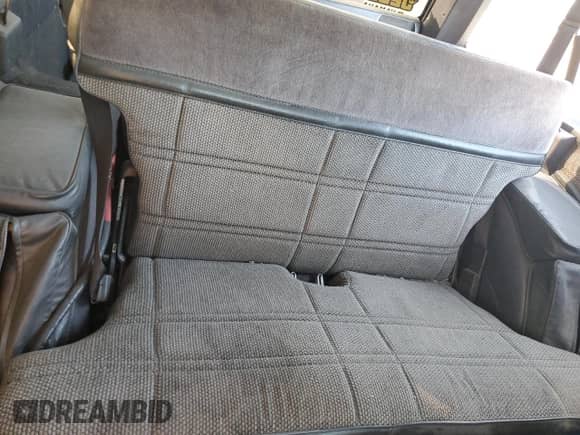 1989 Chevrolet Blazer с VIN 1GNCS18Z9K8255600, выставлен на аукционе Copart как лот 76288754 с пробегом 224 837 миль миль и На запчасти • Non repairable. История ставок и продаж доступна на DreamBid. Изображение 11.