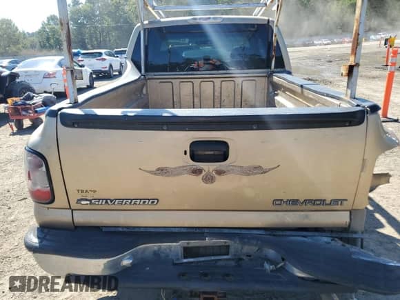 2000 Chevrolet Silverado 1500 LS z VIN 2GCEC19T1Y1270581, wystawiony jako Copart lot #82360295 z przebiegiem Nie podano mil oraz Szkoda całkowita • Salvage title. Historia ofert i sprzedaży dostępna na DreamBid. Obrazek 6.