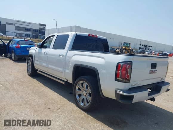 2018 GMC Sierra 1500 Denali с VIN 3GTU2PEJ4JG345941, выставлен на аукционе IAAI как лот 43113617 с пробегом 50 888 миль миль и . История ставок и продаж доступна на DreamBid. Изображение 3.
