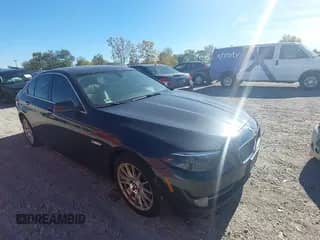 2013 BMW 5 Series 535i xDrive с VIN WBAFU7C54DDU69442, выставлен на аукционе IAAI как лот 43540515 с пробегом 187 599 миль миль и . История ставок и продаж доступна на DreamBid. Изображение 1.