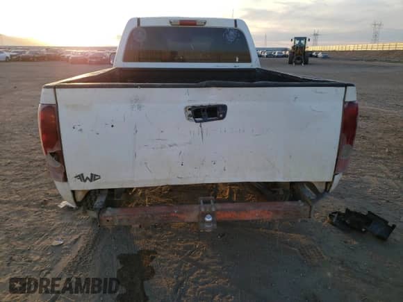 2006 Chevrolet Colorado z VIN 1GCDT148868299178, wystawiony jako Copart lot #75812433 z przebiegiem 196 403 mil mil oraz Szkoda całkowita • Salvage title. Historia ofert i sprzedaży dostępna na DreamBid. Obrazek 6.