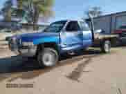 1996 Dodge 2500 z VIN 3B7KF23Z0TM128673, wystawiony jako Copart lot #80111064 z przebiegiem 164 751 mil mil oraz Czysty tytuł • Clean title. Historia ofert i sprzedaży dostępna na DreamBid. Obrazek 1.