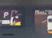 2015 Toyota Prius One z VIN JTDKDTB39F1096378, wystawiony jako IAAI lot #42947064 z przebiegiem 174 105 mil mil oraz . Historia ofert i sprzedaży dostępna na DreamBid. Obrazek 15.