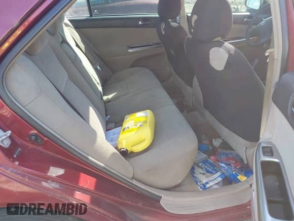 2006 Toyota Camry STD z VIN 4T1BE32K76U140618, wystawiony jako IAAI lot #43600672 z przebiegiem 250 096 mil mil oraz . Historia ofert i sprzedaży dostępna na DreamBid. Obrazek 8.