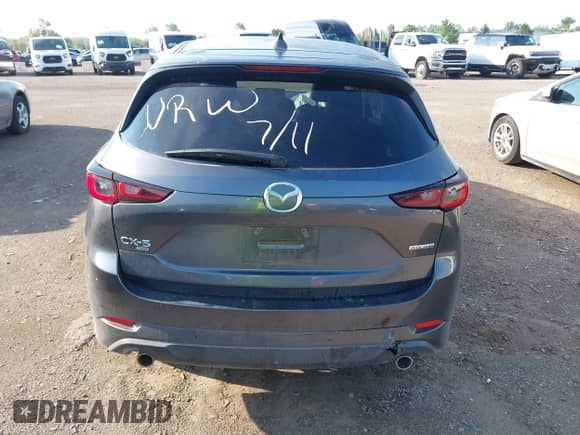 2025 Mazda CX-5 S Preferred z VIN JM3KFBCL6S0643407, wystawiony jako IAAI lot #42836380 z przebiegiem 13 930 mil mil oraz . Historia ofert i sprzedaży dostępna na DreamBid. Obrazek 16.