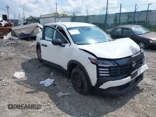 2025 Nissan Kicks S with VIN 3N8AP6BB1SL305616, listed as a IAAI auction lot 42712041 with 697 mi miles and . Bid and sale history available at DreamBid. Image 1.