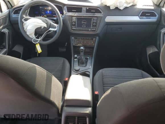 2022 Volkswagen Tiguan S с VIN 3VV0B7AX1NM116926, выставлен на аукционе Copart как лот 69102885 с пробегом 48 280 миль миль и Списание • Salvage title. История ставок и продаж доступна на DreamBid. Изображение 8.