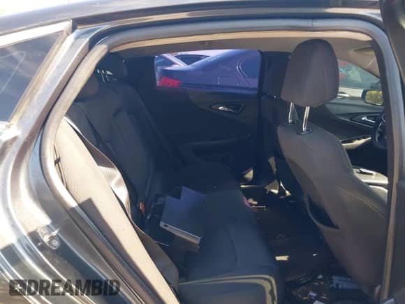 2017 Chevrolet Malibu LS с VIN 1G1ZB5ST2HF200725, выставлен на аукционе IAAI как лот 43550128 с пробегом 167 980 миль миль и . История ставок и продаж доступна на DreamBid. Изображение 8.