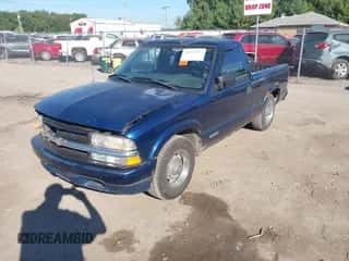 1999 Chevrolet S-10 LS with VIN 1GCCS1442XK163824, listed as a IAAI auction lot 43272157 with 149,234 mi miles and . Bid and sale history available at DreamBid. Image 2.