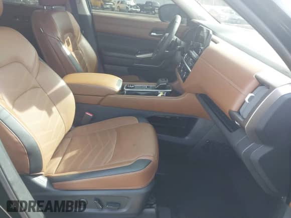 2024 Nissan Pathfinder Platinum с VIN 5N1DR3DK7RC269754, выставлен на аукционе IAAI как лот 41684186 с пробегом 14 047 миль миль и . История ставок и продаж доступна на DreamBid. Изображение 5.