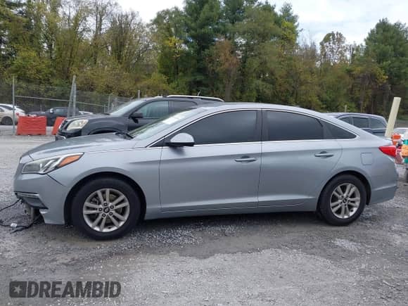 2015 Hyundai Sonata SE с VIN 5NPE24AF1FH070855, выставлен на аукционе IAAI как лот 43401764 с пробегом 150 569 миль миль и . История ставок и продаж доступна на DreamBid. Изображение 14.