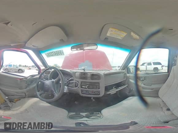 2002 Chevrolet S-10 с VIN 1GCCS145528138687, выставлен на аукционе Copart как лот 55047225 с пробегом 263 931 миль миль и Списание • Salvage title. История ставок и продаж доступна на DreamBid. Изображение 14.