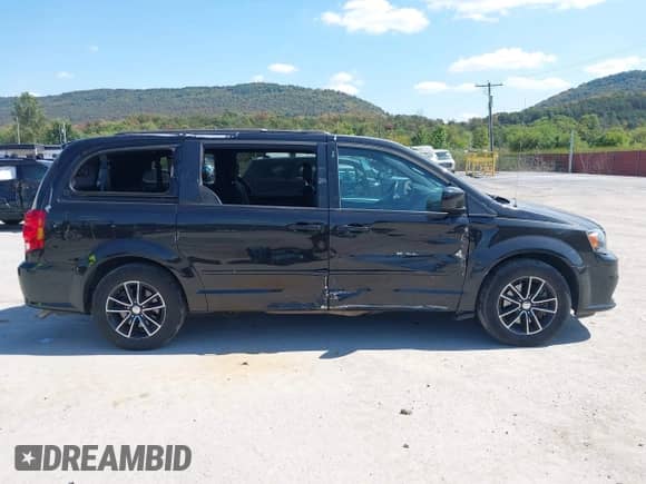2017 Dodge Grand Caravan GT с VIN 2C4RDGEG7HR574784, выставлен на аукционе IAAI как лот 43191171 с пробегом 120 675 миль миль и . История ставок и продаж доступна на DreamBid. Изображение 14.