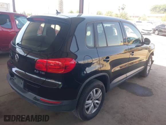 2014 Volkswagen Tiguan SEL with VIN WVGAV3AX9EW625726, listed as a IAAI auction lot 42401853 with 145,082 mi miles and . Bid and sale history available at DreamBid. Image 4.