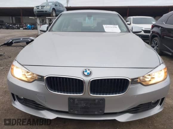2013 BMW 3 Series 328i xDrive с VIN WBA3B3C58DF536615, выставлен на аукционе IAAI как лот 43551198 с пробегом 94 165 миль миль и . История ставок и продаж доступна на DreamBid. Изображение 6.
