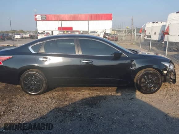 2015 Nissan Altima S z VIN 1N4AL3AP2FC228281, wystawiony jako IAAI lot #43253323 z przebiegiem 157 843 mil mil oraz . Historia ofert i sprzedaży dostępna na DreamBid. Obrazek 14.
