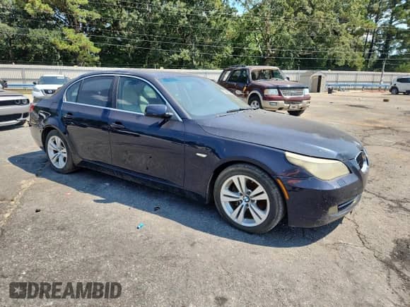 2009 BMW 5 Series 528i z VIN WBANU53569C121543, wystawiony jako Copart lot #81277415 z przebiegiem 124 100 mil mil oraz Czysty tytuł • Clean title. Historia ofert i sprzedaży dostępna na DreamBid. Obrazek 4.