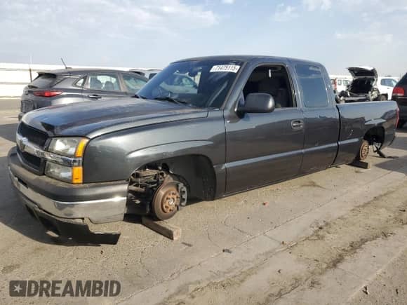 2005 Chevrolet Silverado 1500 Work Truck z VIN 1GCEC19V55Z327255, wystawiony jako Copart lot #71475115 z przebiegiem 211 799 mil mil oraz Szkoda całkowita • Salvage title. Historia ofert i sprzedaży dostępna na DreamBid. Obrazek 1.