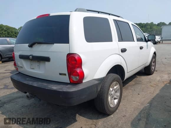 2007 Dodge Durango SXT z VIN 1D8HB38P57F568317, wystawiony jako IAAI lot #42395468 z przebiegiem 236 924 mil mil oraz . Historia ofert i sprzedaży dostępna na DreamBid. Obrazek 4.