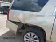 2015 Chevrolet Suburban LT z VIN 1GNSCJKC9FR153713, wystawiony jako IAAI lot #42436013 z przebiegiem Nie podano mil oraz . Historia ofert i sprzedaży dostępna na DreamBid. Obrazek 6.