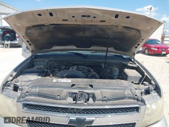 2007 Chevrolet Tahoe LS with VIN 1GNFC13C97R323828, listed as a IAAI auction lot 42863719 with 290,710 mi miles and . Bid and sale history available at DreamBid. Image 10.