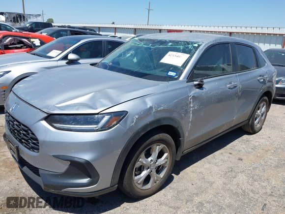 2025 Honda HR-V LX с VIN 3CZRZ1H37SM711335, выставлен на аукционе IAAI как лот 42934011 с пробегом Не указан миль и . История ставок и продаж доступна на DreamBid. Изображение 17.