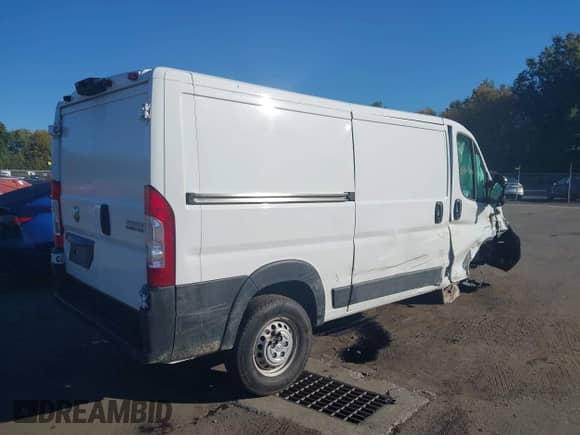 2025 Ram ProMaster Cargo Tradesman with VIN 3C6LRVVG4SE518894, listed as a IAAI auction lot 43423665 with 29,157 mi miles and . Bid and sale history available at DreamBid. Image 4.