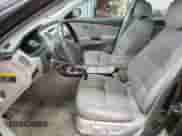 2007 Hyundai Azera SE с VIN KMHFC46F57A190303, выставлен на аукционе Copart как лот 87173494 с пробегом 121 463 миль миль и Списание • Salvage title. История ставок и продаж доступна на DreamBid. Изображение 7.