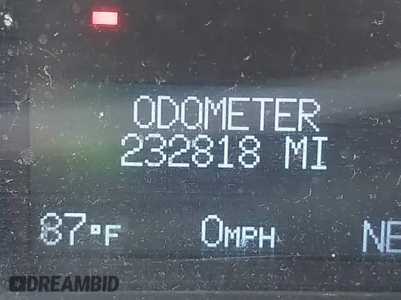 2011 Cadillac Escalade Premium z VIN 1GYS3CEF2BR129509, wystawiony jako IAAI lot #42030385 z przebiegiem 232 818 mil mil oraz . Historia ofert i sprzedaży dostępna na DreamBid. Obrazek 15.