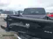 2019 Ram 1500 Express z VIN 1C6RR7KT2KS666515, wystawiony jako IAAI lot #42814938 z przebiegiem 66 244 mil mil oraz . Historia ofert i sprzedaży dostępna na DreamBid. Obrazek 6.