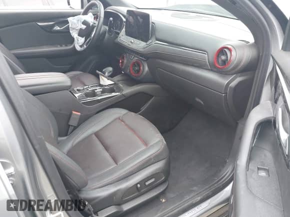 2023 Chevrolet Blazer RS с VIN 3GNKBERS6PS233928, выставлен на аукционе IAAI как лот 42339653 с пробегом 14 655 миль миль и . История ставок и продаж доступна на DreamBid. Изображение 5.