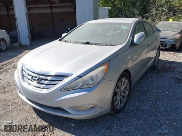 2013 Hyundai Sonata SE с VIN 5NPEC4AB3DH512493, выставлен на аукционе IAAI как лот 43477703 с пробегом 160 353 миль миль и . История ставок и продаж доступна на DreamBid. Изображение 2.