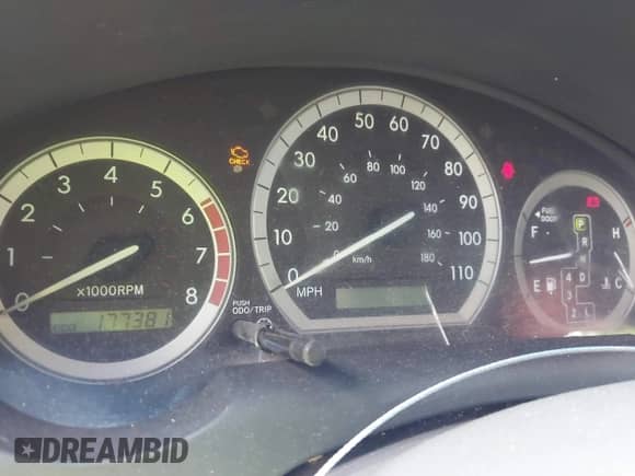 2004 Toyota Sienna XLE z VIN 5TDBA22C84S017446, wystawiony jako IAAI lot #42796297 z przebiegiem 177 381 mil mil oraz . Historia ofert i sprzedaży dostępna na DreamBid. Obrazek 7.