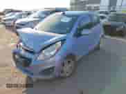 2015 Chevrolet Spark LT z VIN KL8CD6S93FC715984, wystawiony jako IAAI lot #43454315 z przebiegiem 111 126 mil mil oraz . Historia ofert i sprzedaży dostępna na DreamBid. Obrazek 2.