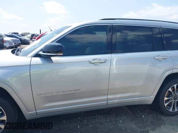 2021 Jeep Grand Cherokee Overland with VIN 1C4RJKDG4M8145556, listed as a IAAI auction lot 42441573 with 86,046 mi miles and . Bid and sale history available at DreamBid. Image 14.