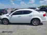 2014 Dodge Avenger R/T z VIN 1C3CDZBG8EN225989, wystawiony jako IAAI lot #42156256 z przebiegiem 172 715 mil mil oraz . Historia ofert i sprzedaży dostępna na DreamBid. Obrazek 14.