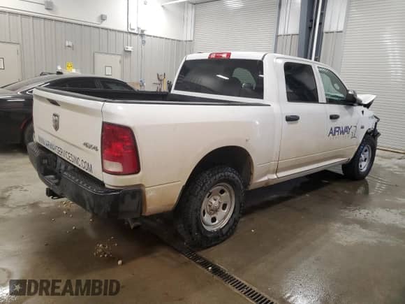 2022 Ram 1500 Tradesman z VIN 1C6RR7KT5NS156244, wystawiony jako Copart lot #68474985 z przebiegiem 95 532 mil mil oraz Szkoda całkowita • Salvage title. Historia ofert i sprzedaży dostępna na DreamBid. Obrazek 3.