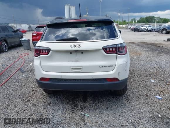 2018 Jeep Compass Limited with VIN 3C4NJCCB1JT188498, listed as a IAAI auction lot 42717751 with 84,227 mi miles and . Bid and sale history available at DreamBid. Image 16.