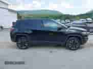 2018 Jeep Compass Trailhawk z VIN 3C4NJDDB1JT451464, wystawiony jako IAAI lot #42674943 z przebiegiem 114 704 mil mil oraz . Historia ofert i sprzedaży dostępna na DreamBid. Obrazek 13.