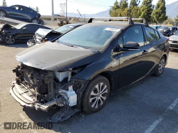 2020 Toyota Prius LE с VIN JTDKARFP5L3142104, выставлен на аукционе Copart как лот 71806605 с пробегом 100 878 миль миль и Списание • Salvage title. История ставок и продаж доступна на DreamBid. Изображение 1.