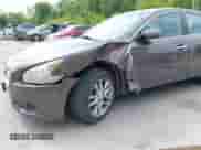 2014 Nissan Maxima S z VIN 1N4AA5AP0EC453556, wystawiony jako IAAI lot #42969120 z przebiegiem 213 915 mil mil oraz . Historia ofert i sprzedaży dostępna na DreamBid. Obrazek 6.