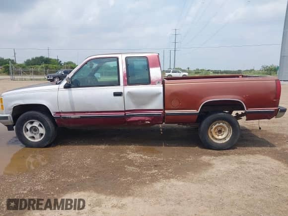 1994 GMC Sierra 1500 с VIN 2GTEK19K3R1536999, выставлен на аукционе IAAI как лот 42365255 с пробегом 286 927 миль миль и . История ставок и продаж доступна на DreamBid. Изображение 15.