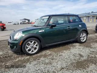 2012 MINI Hardtop S с VIN WMWSV3C50CTY18590, выставлен на аукционе Copart как лот 81165735 с пробегом 74 105 миль миль и Списание • Salvage title. История ставок и продаж доступна на DreamBid. Изображение 1.