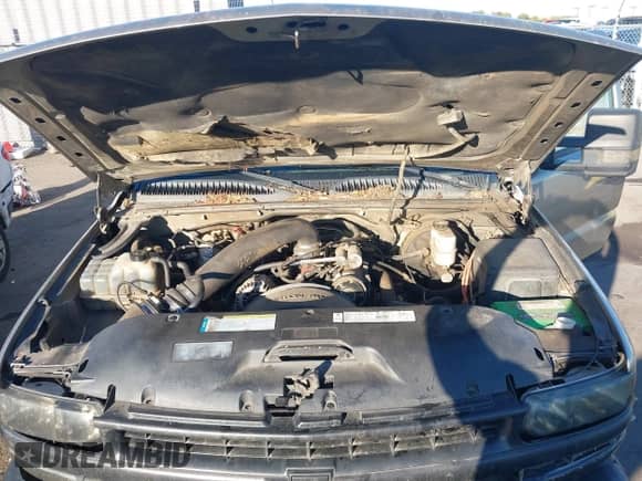 2001 Chevrolet Silverado 1500 with VIN 1GCEC14W31Z296341, listed as a IAAI auction lot 43359515 with 160,697 mi miles and . Bid and sale history available at DreamBid. Image 10.