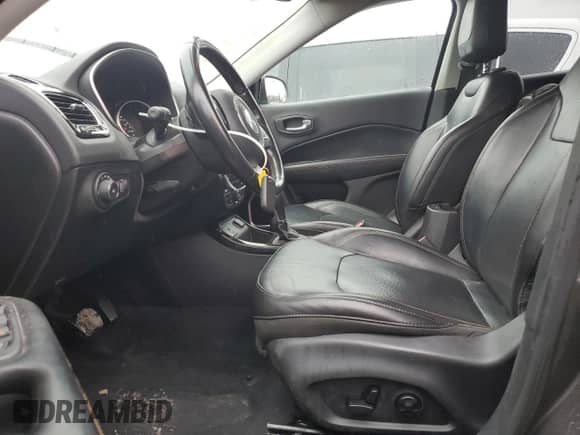 2019 Jeep Compass Limited z VIN 3C4NJCCBXKT802384, wystawiony jako Copart lot #86682245 z przebiegiem 108 149 mil mil oraz Czysty tytuł • Clean title. Historia ofert i sprzedaży dostępna na DreamBid. Obrazek 7.