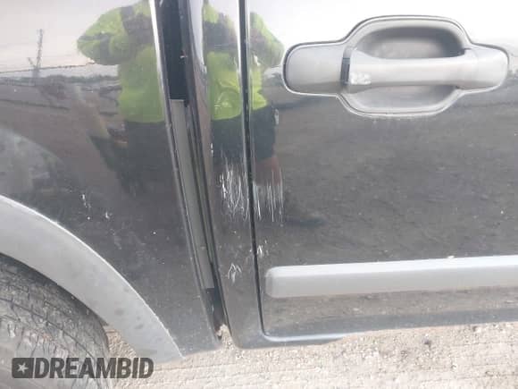 2008 Chevrolet Colorado 1LT z VIN 1GCDT33E888220923, wystawiony jako IAAI lot #42836736 z przebiegiem 209 764 mil mil oraz . Historia ofert i sprzedaży dostępna na DreamBid. Obrazek 17.