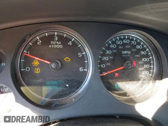 2008 GMC Sierra 1500 SLT z VIN 3GTEK13J78G270666, wystawiony jako Copart lot #85544295 z przebiegiem 255 296 mil mil oraz Czysty tytuł • Clean title. Historia ofert i sprzedaży dostępna na DreamBid. Obrazek 9.