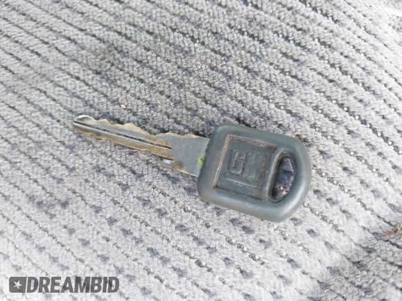 1997 GMC Sierra 1500 с VIN 2GTEK19R1V1509663, выставлен на аукционе IAAI как лот 42374525 с пробегом 138 392 миль миль и . История ставок и продаж доступна на DreamBid. Изображение 11.