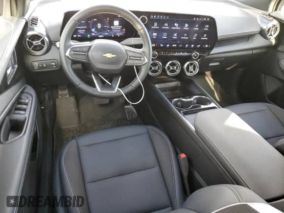 2024 Chevrolet Blazer EV eAWD LT z VIN 3GNKDBRJ2RS258361, wystawiony jako Copart lot #66417885 z przebiegiem 5 690 mil mil oraz Szkoda całkowita • Salvage title. Historia ofert i sprzedaży dostępna na DreamBid. Obrazek 8.