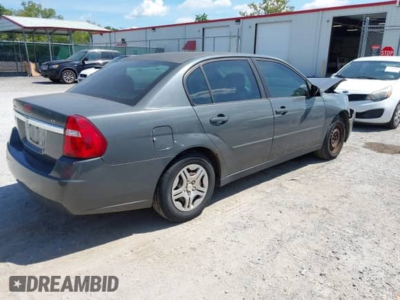 2008 Chevrolet Malibu Classic LS 1FL с VIN 1G1ZS58F38F142514, выставлен на аукционе IAAI как лот 43107129 с пробегом 175 809 миль миль и . История ставок и продаж доступна на DreamBid. Изображение 4.